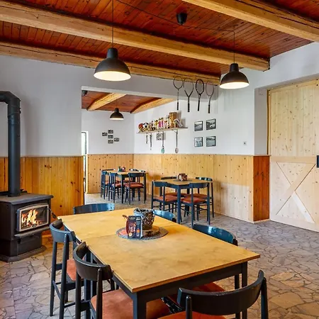 山林小屋 Chatovy Tabor