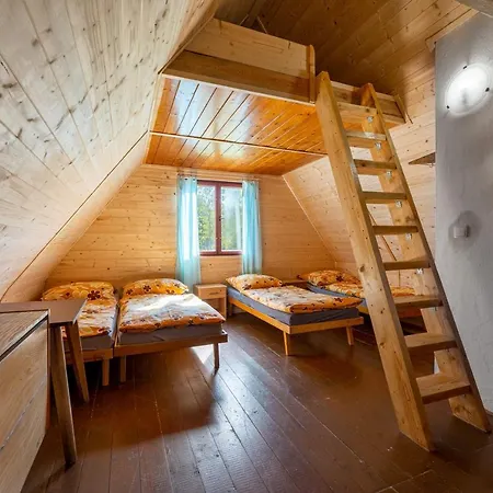 Chatovy Tabor بيت خشبي *